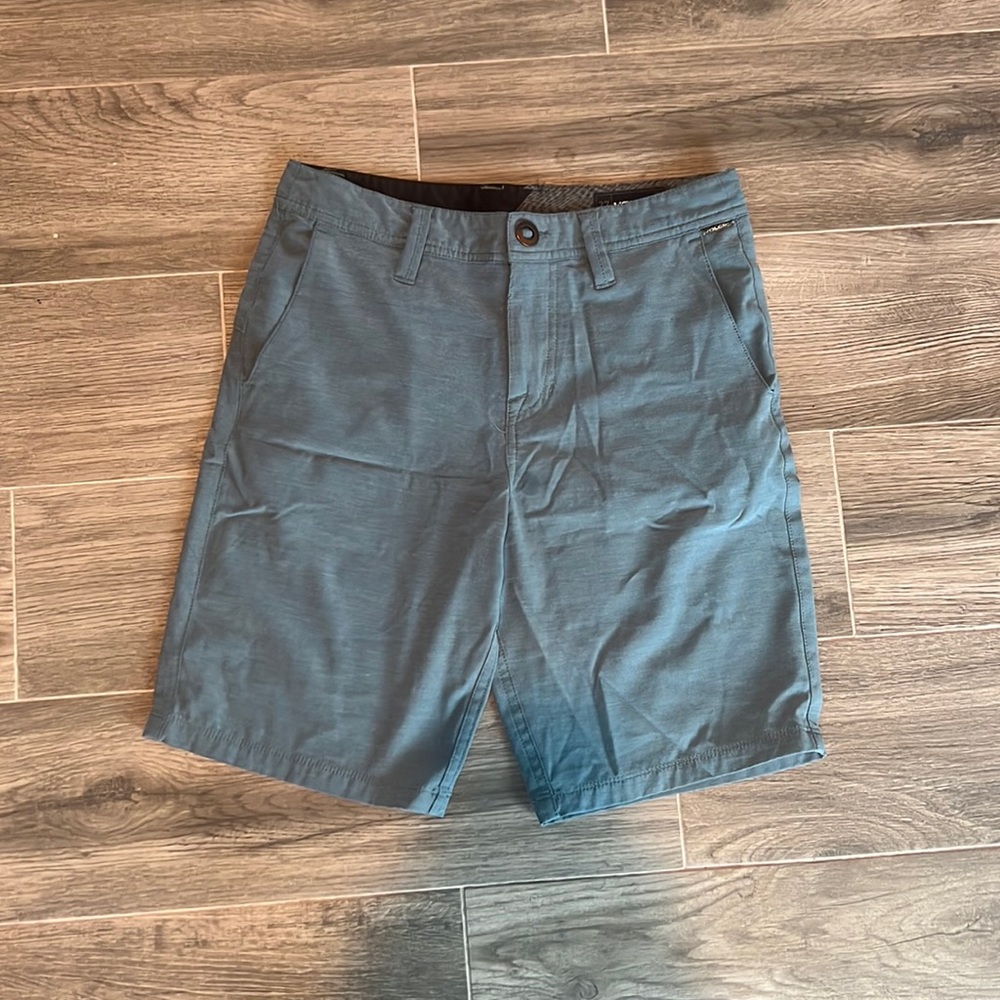 Volcom blue 19 inch hybrid shorts